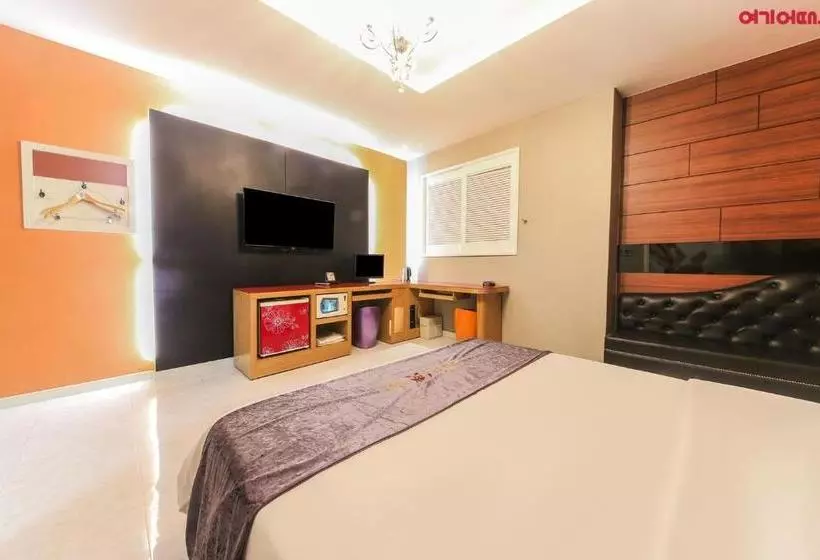 Motelli Gwangju Sangmu Valencia