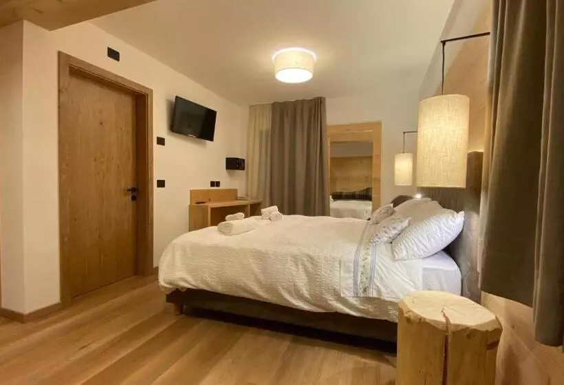 ホテル Albergo Vezzana