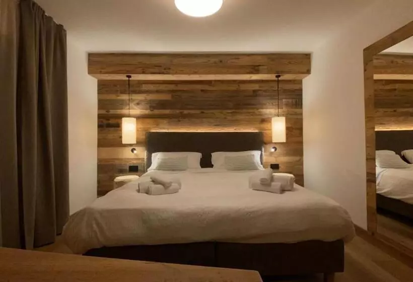 ホテル Albergo Vezzana