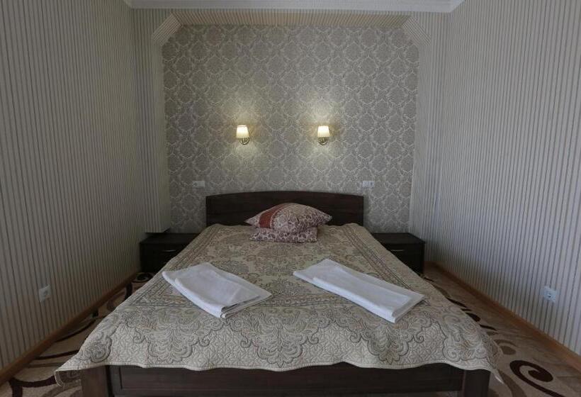 בית מלון כפרי Ashad