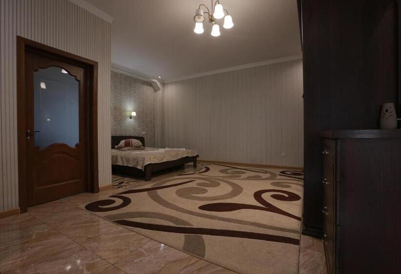 בית מלון כפרי Ashad