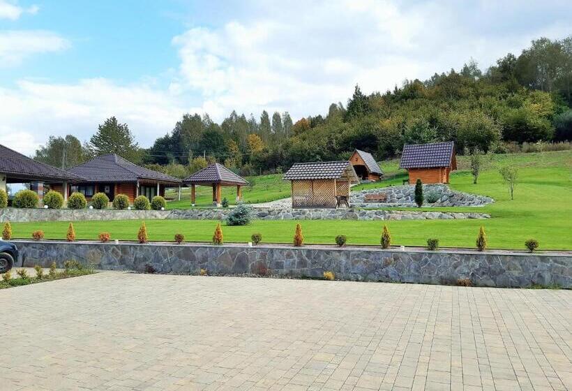 בית מלון כפרי Ashad