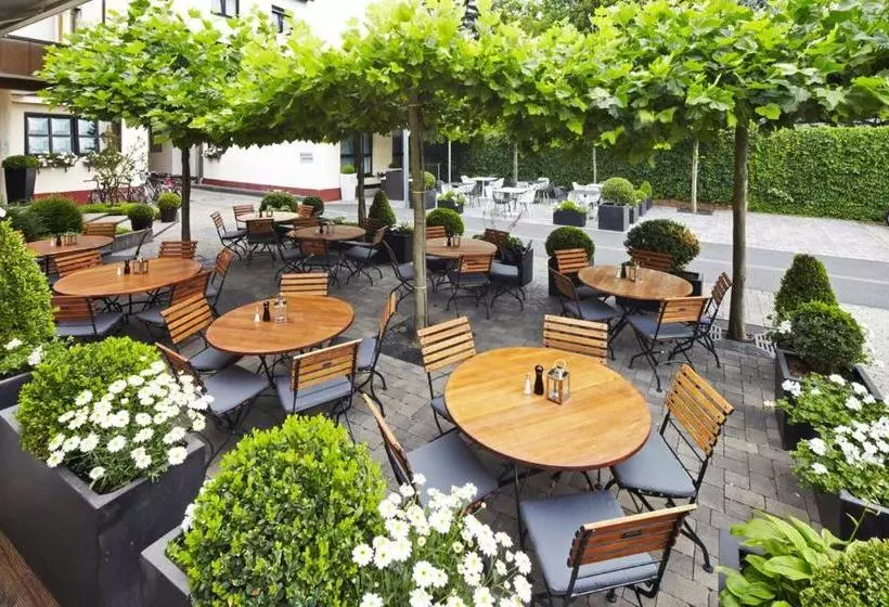 Hotelli &repeat Köln Airport