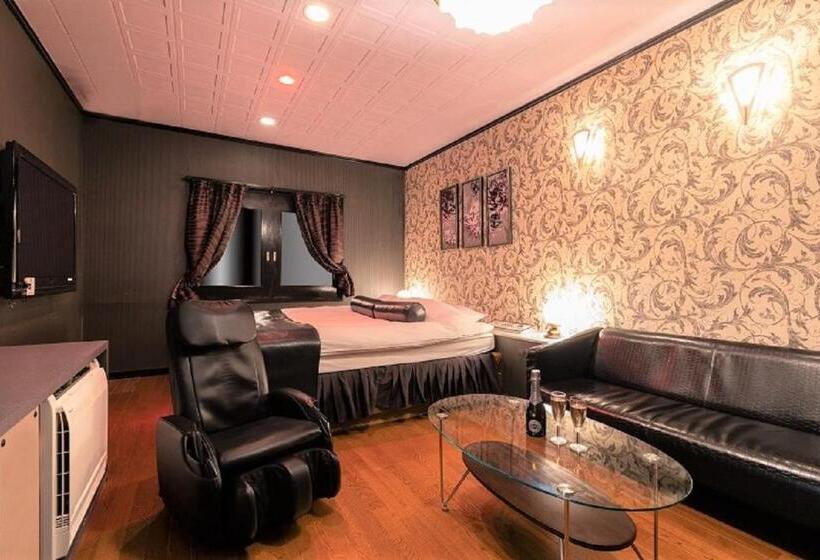 Kani Hotel Chapel Garden