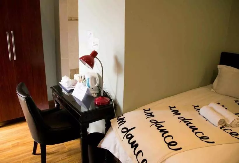 Majatalo Guesthouse@mbalistar