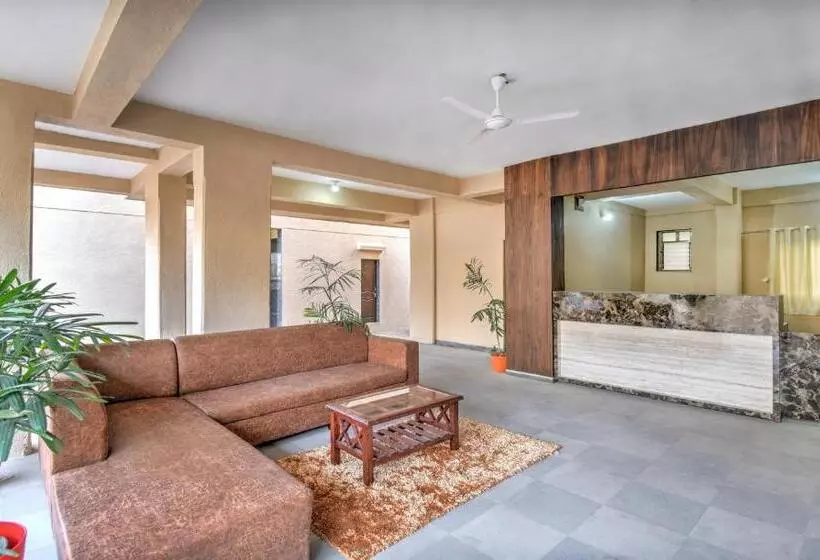 هتل Treebo Yash Inn Kharadi