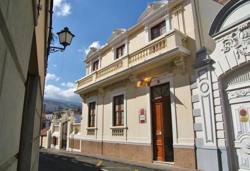 בית מלון כפרי Alhambra