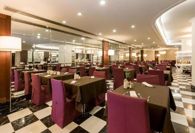 Отель Barcelona Center