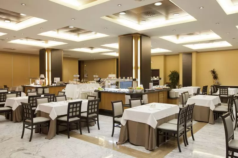 Отель Cordoba Center