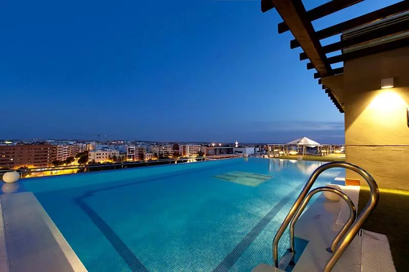 Отель Cordoba Center