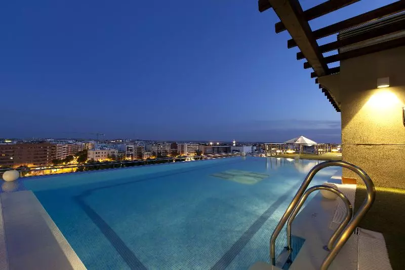 Отель Cordoba Center