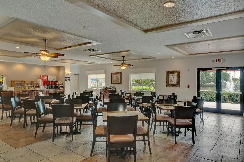 Отель Holiday Inn Express And Suites Clermont Se West Orlando By Ihg