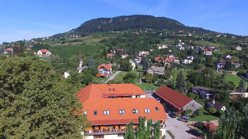 هتل Halászkert Badacsony