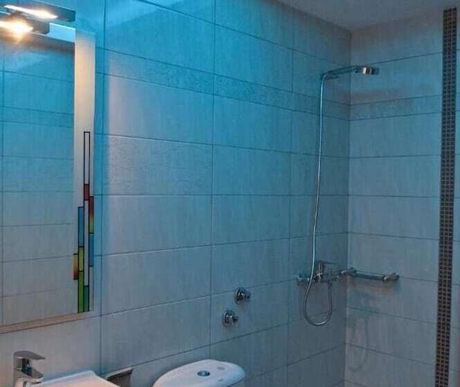 هتل Mikri Archontissa