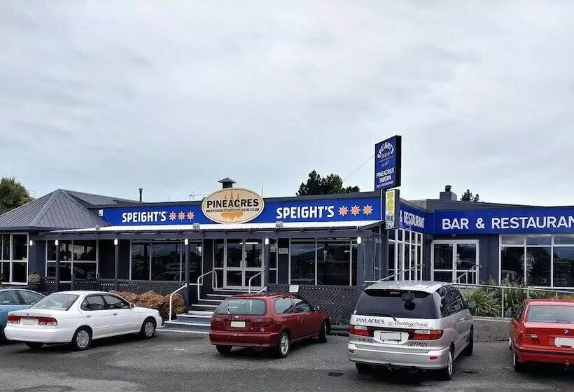 Pineacres Motel And Park