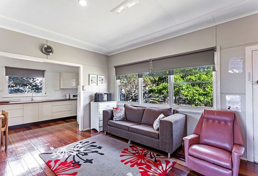 Government Road, 102