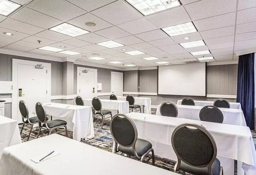 Doubletree By Hilton Hotel Memphis