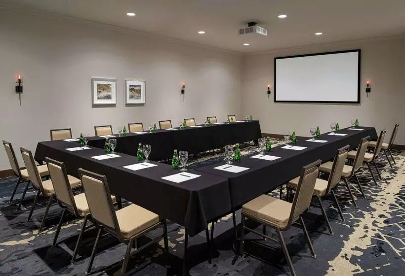 ホテル Embassy Suites By Hilton Fort Worth Downtown