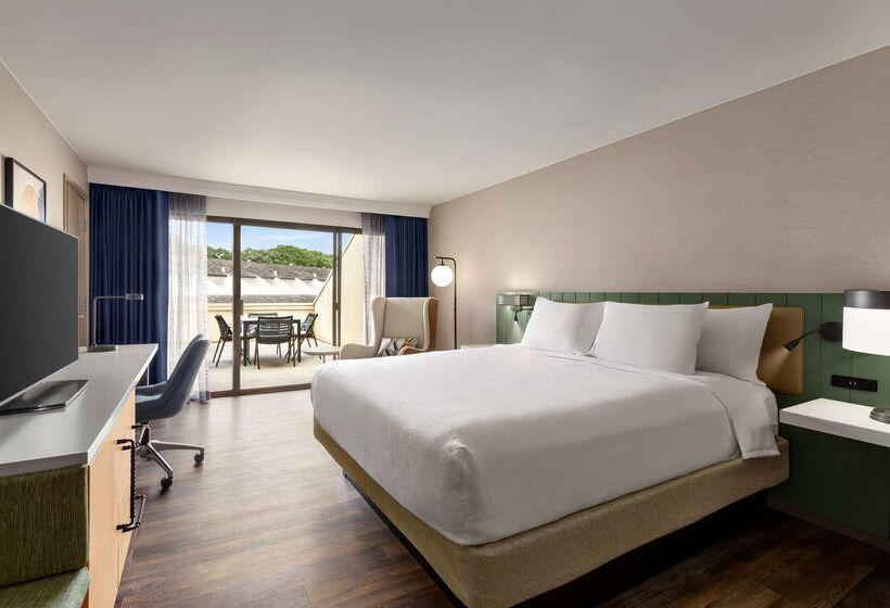 هتل Hilton Garden Inn Monterey