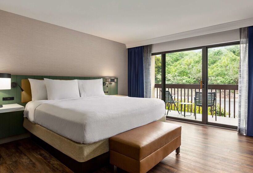 هتل Hilton Garden Inn Monterey