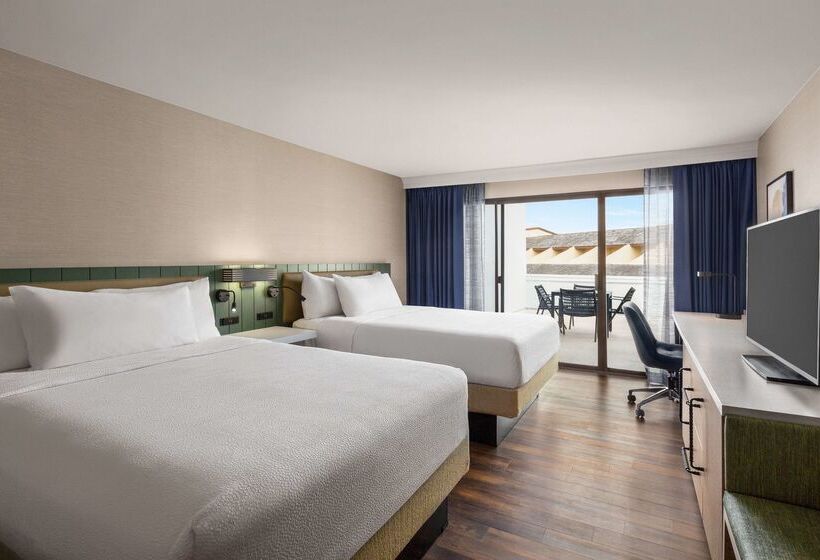 هتل Hilton Garden Inn Monterey