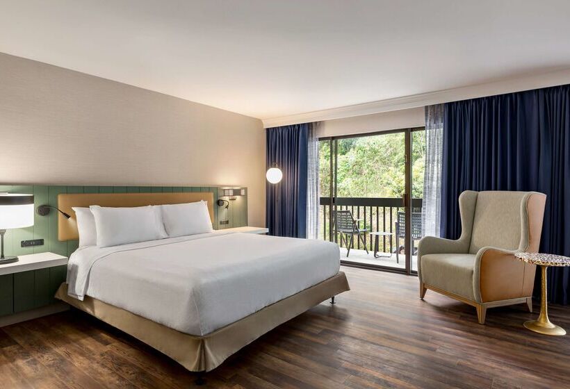 هتل Hilton Garden Inn Monterey