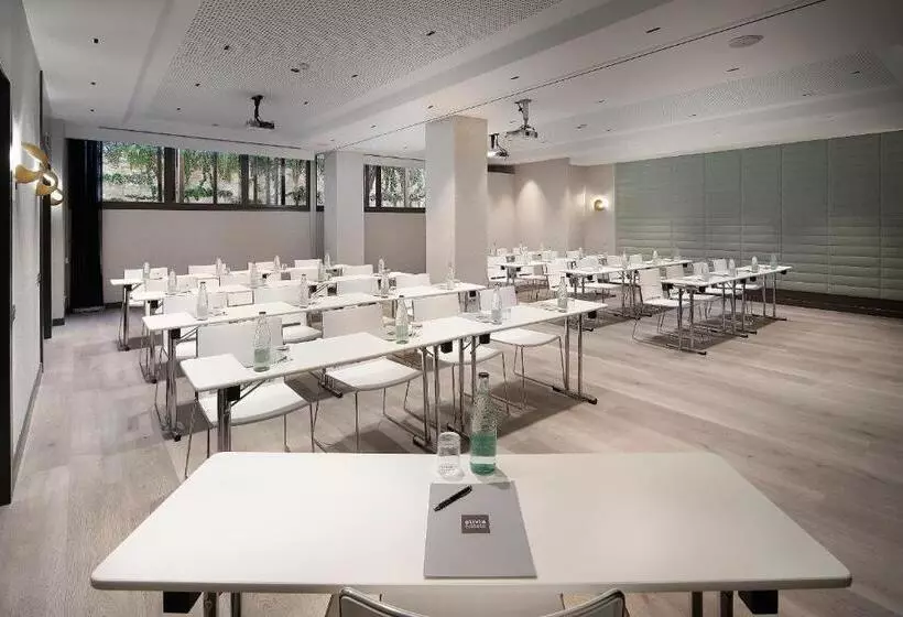 Отель Olivia Plaza