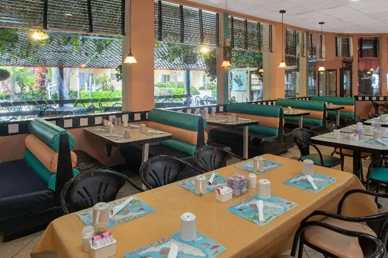 酒店 Thunderbird Beach