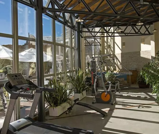 호텔 Tower Inn & Suites