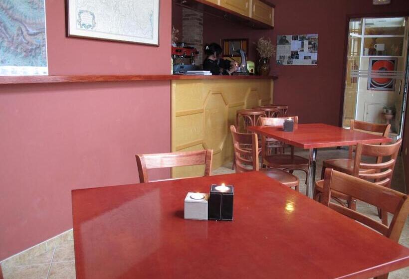 בית מלון כפרי Villa De Ayerbe