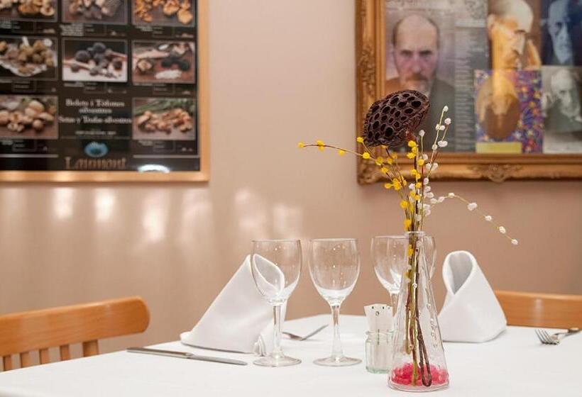 בית מלון כפרי Villa De Ayerbe