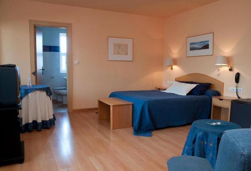 בית מלון כפרי Villa De Ayerbe