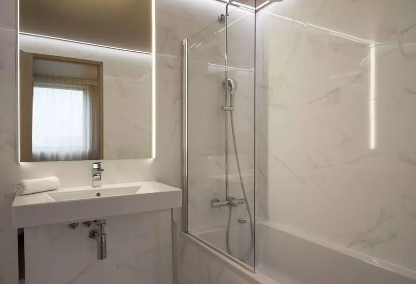 Brit Hotel Codalysa Marne La Vallée   Torcy