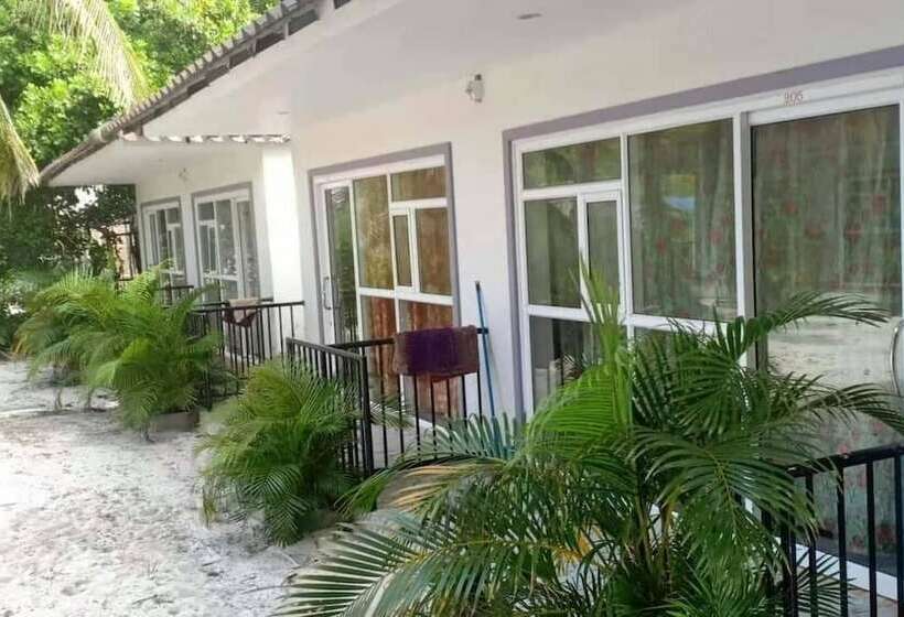 Hotel Beyond Beach Resort