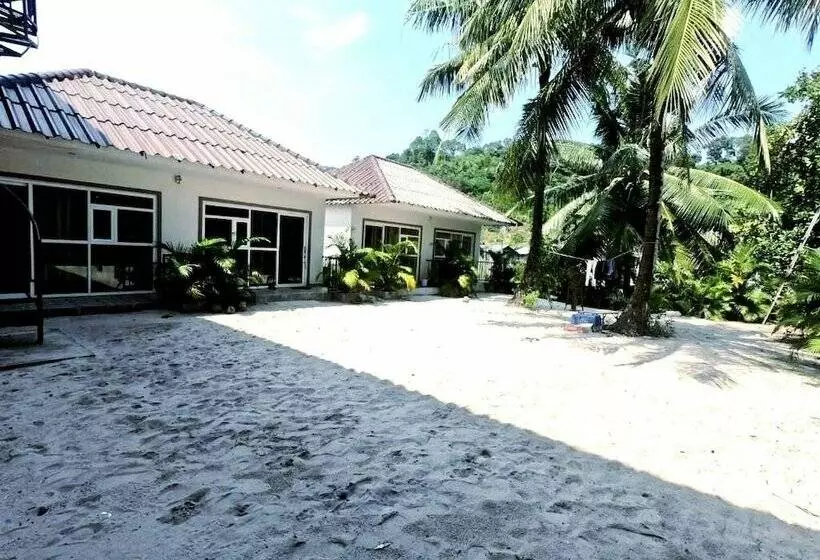 هتل Beyond Beach Resort