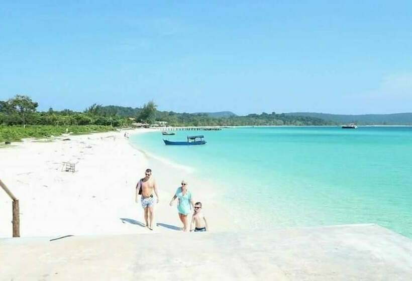 Hotel Beyond Beach Resort