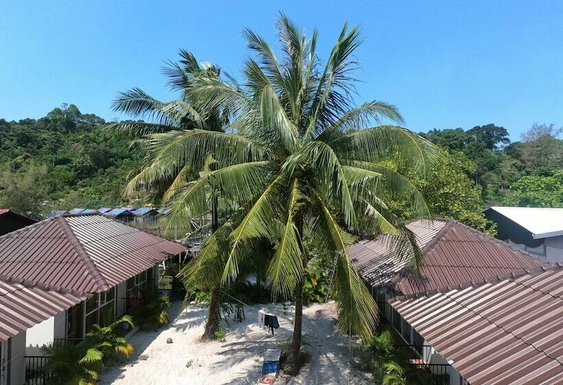 Hotel Beyond Beach Resort