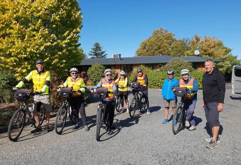 Отель Lake Roxburgh Lodge