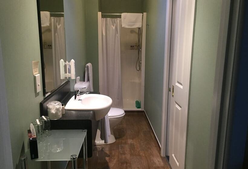 Отель Lake Roxburgh Lodge