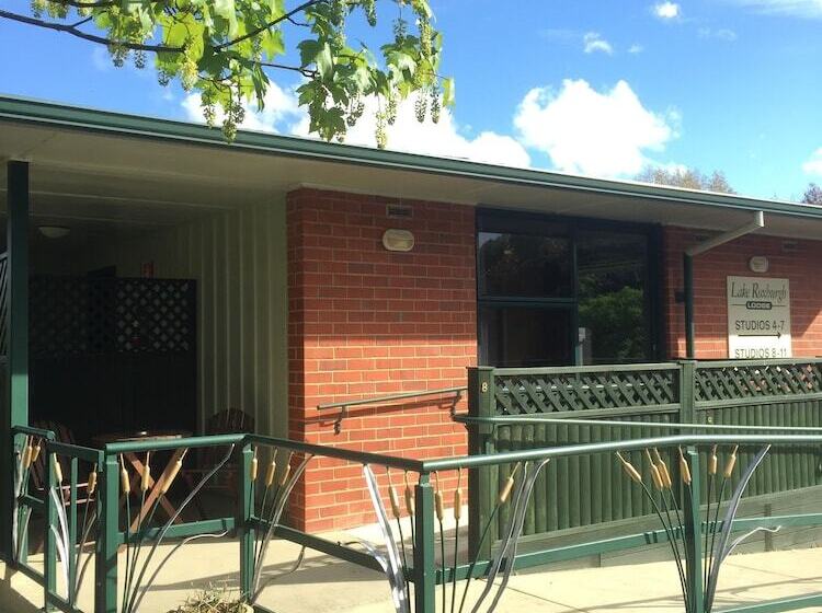 Отель Lake Roxburgh Lodge