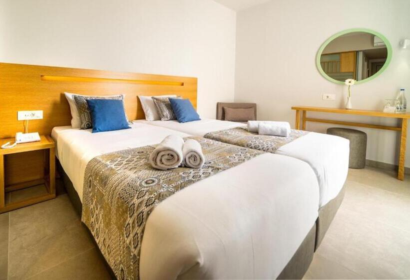 فندق Adele Beach