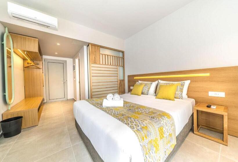 فندق Adele Beach