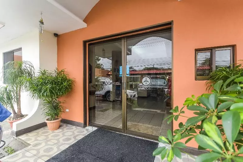 هتل Berlor Airport Inn