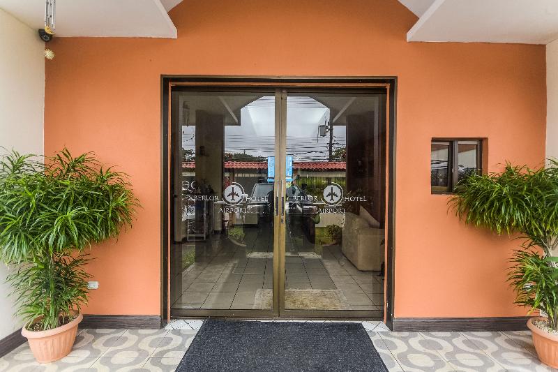 هتل Berlor Airport Inn