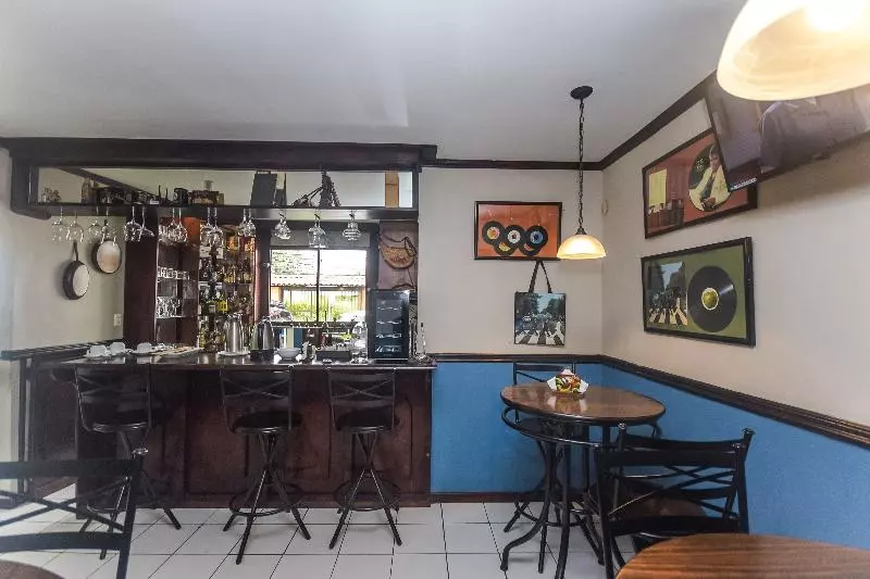 هتل Berlor Airport Inn