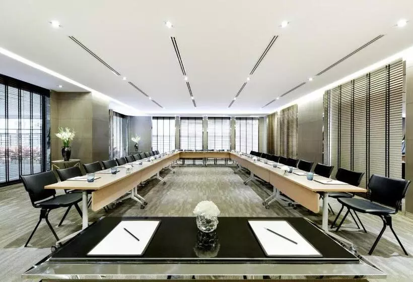 هتل Centre Point Chidlom