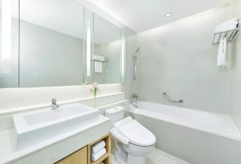 هتل Centre Point Chidlom