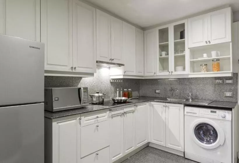 هتل Centre Point Chidlom