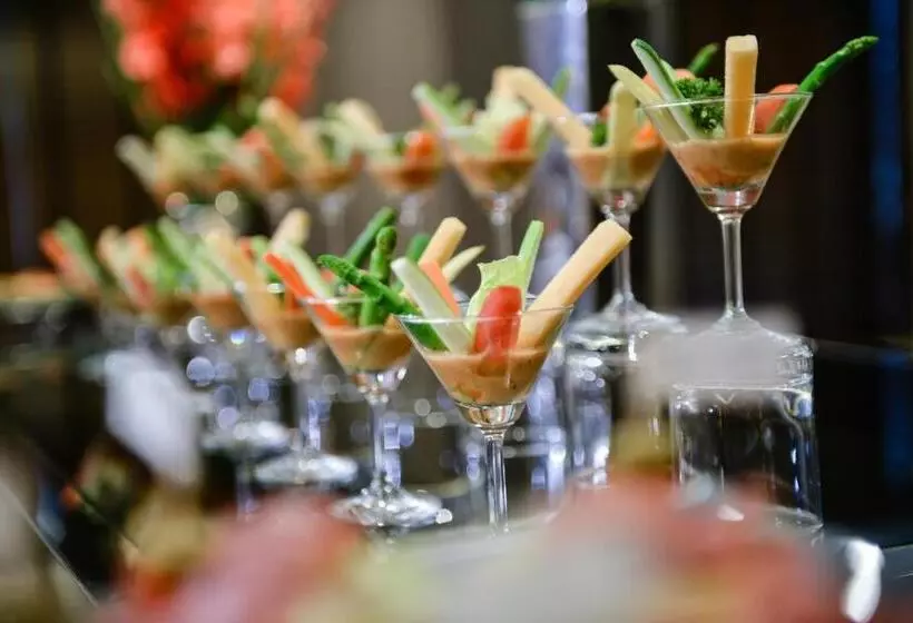 هتل Centre Point Chidlom