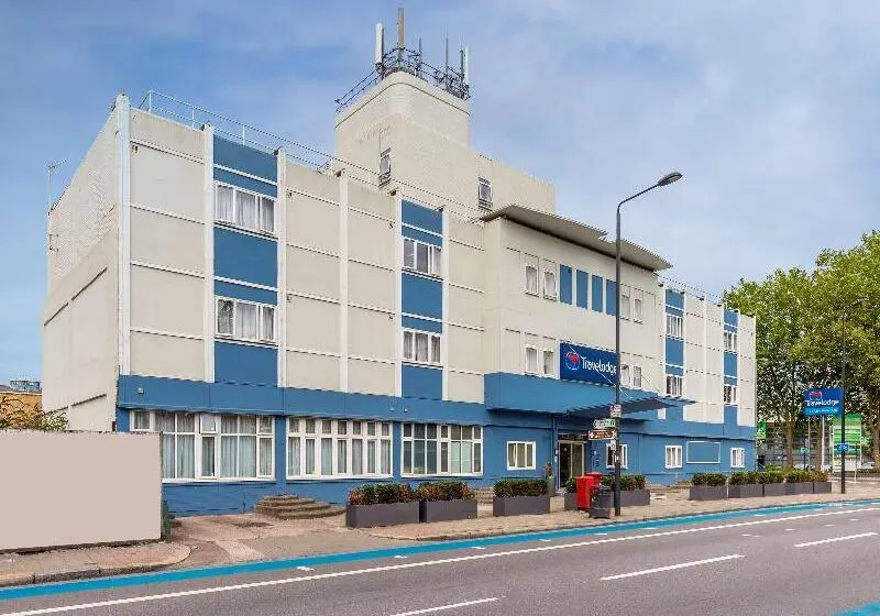 Hotelli Travelodge London Battersea